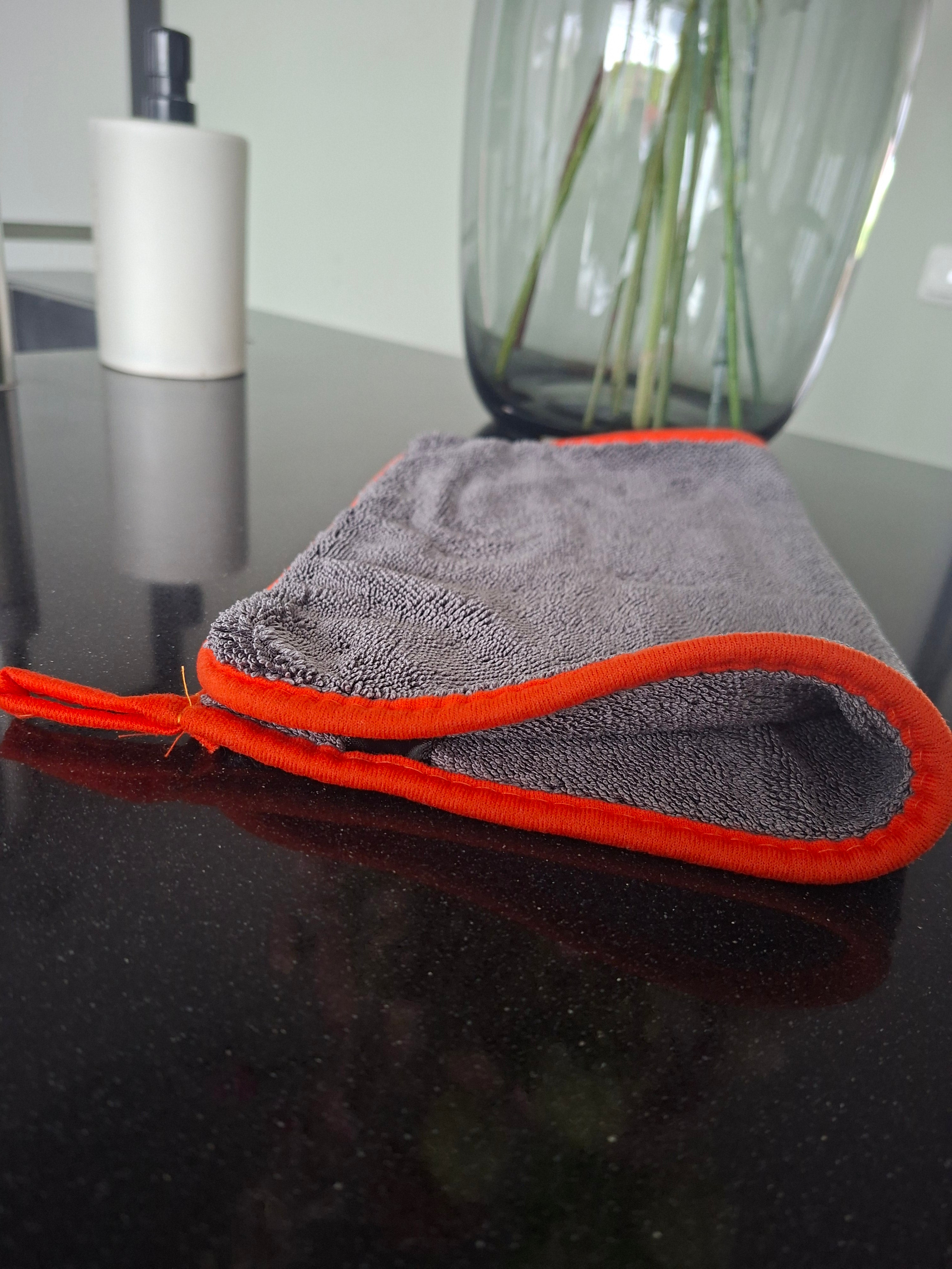 Doekenset met 3 doeken GRIJS MET ORANJE rand