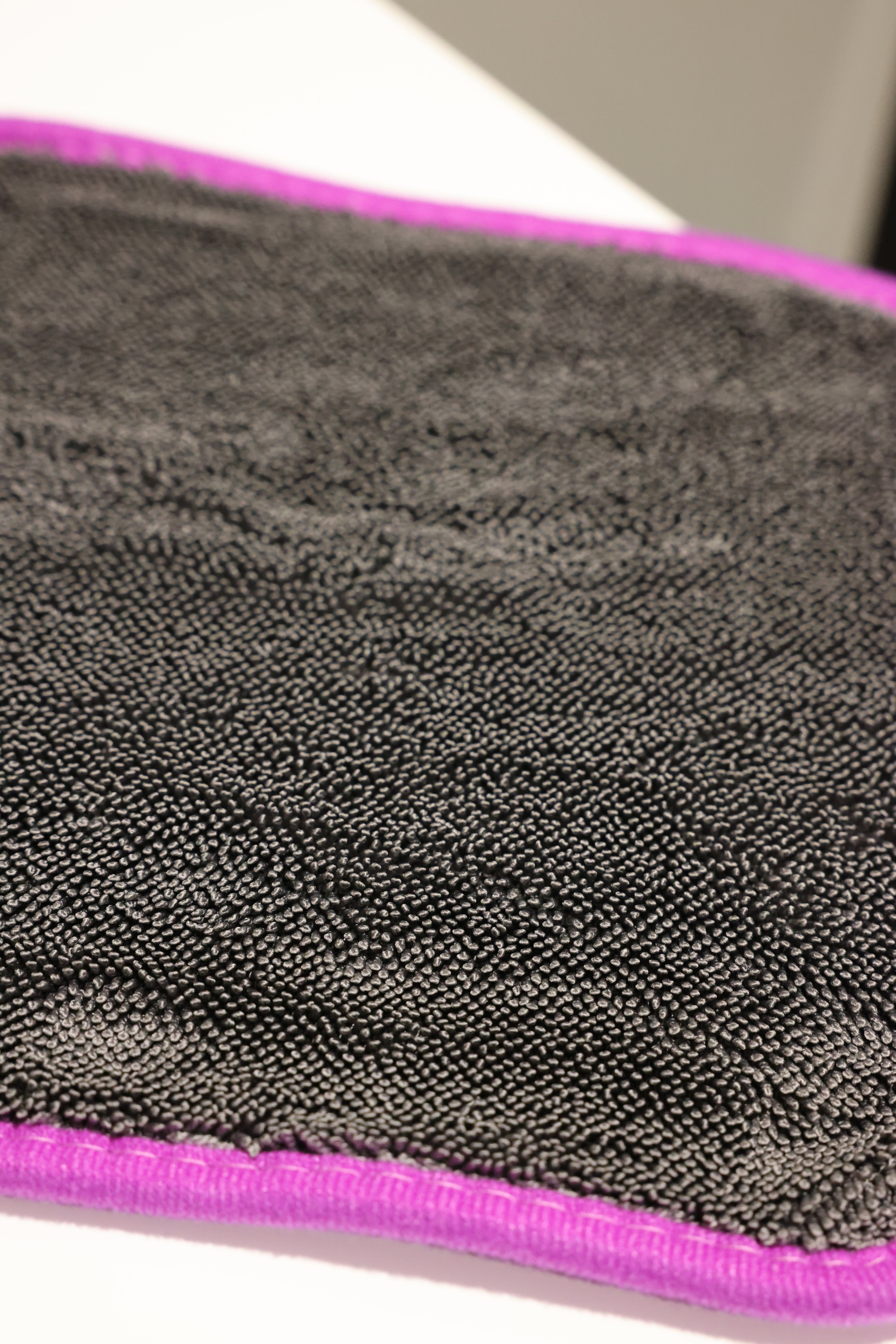 Premium doek mini – 20x20  GRIJS MET PAARSE RAND (1+1 gratis)